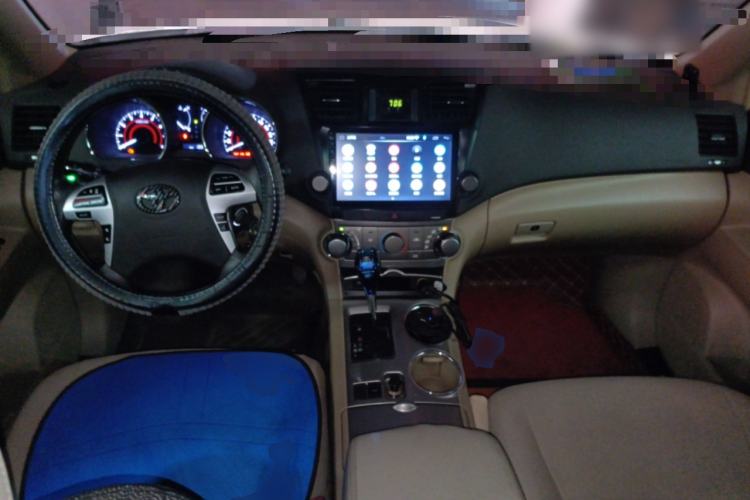 Used Toyota Highlander 2013 2.7L Two-Wheel Drive 5-Seater Purple Gold Edition Center Console