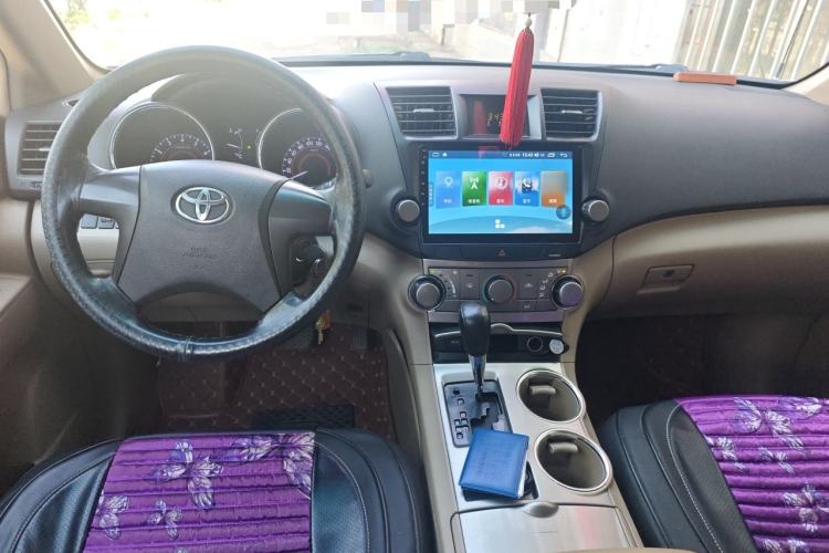 Used Toyota Highlander 2013 2.7L Two-Wheel Drive 5-Seater Purple Gold Edition Center Console