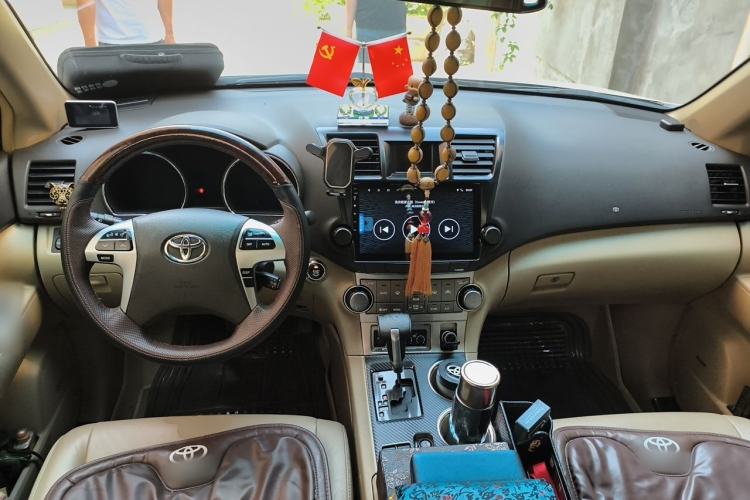 Used Toyota Highlander 2013 2.7L Two-Wheel Drive 7-Seater Zijin Edition Center Console