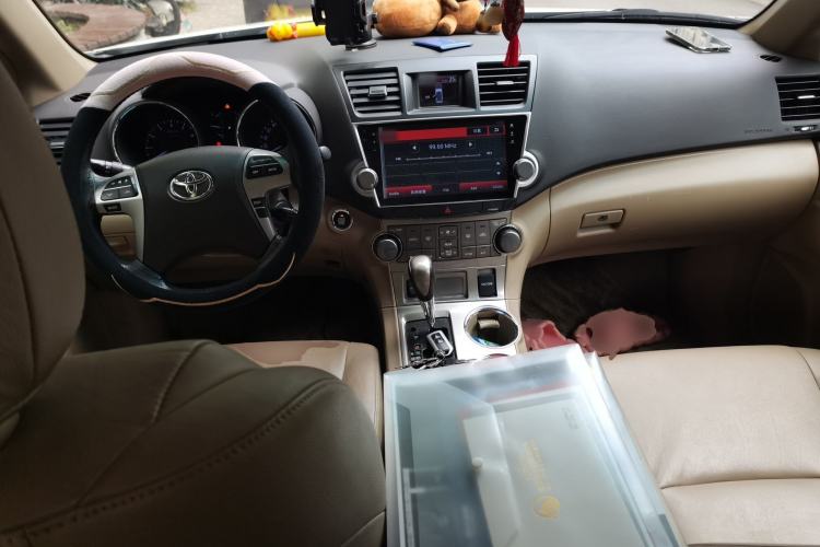 Used Toyota Highlander 2013 2.7L 2WD 7-Seater Explorer Edition Center Console