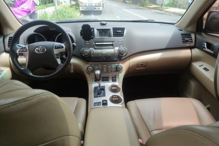 Used Toyota Highlander 2013 2.7L 2WD 7-Seater Explorer Edition Center Console