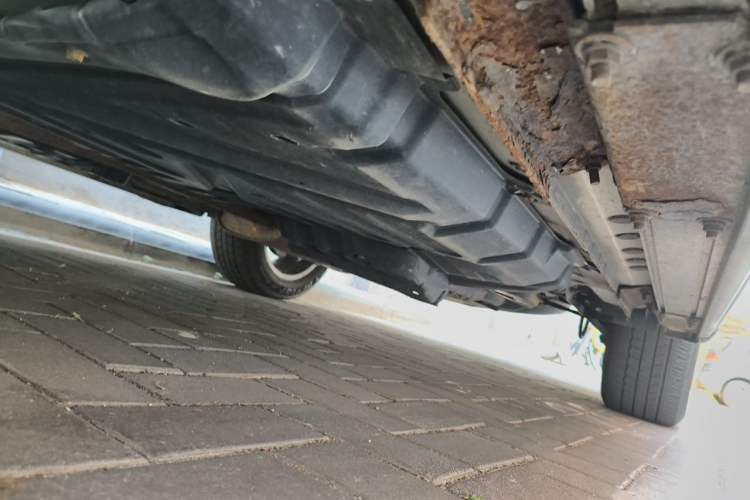 Used Toyota Highlander 2013 2.7L Two-Wheel Drive 7-Seater Zijin Edition Chassis Front Left