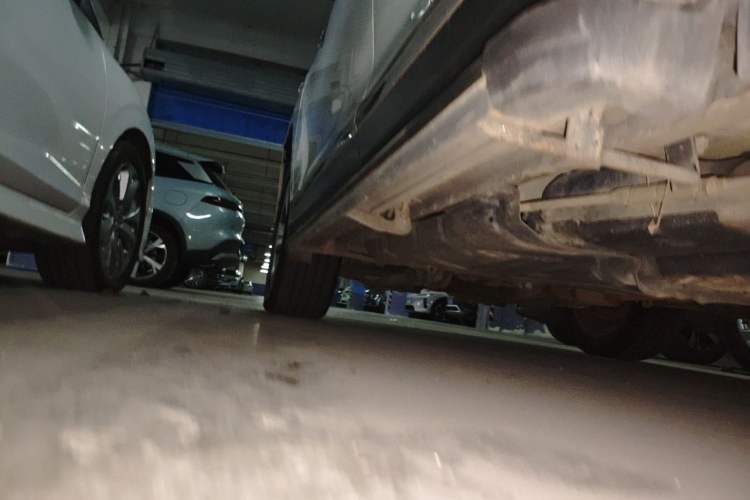 Used Toyota Highlander 2013 2.7L Two-Wheel Drive 7-Seater Zijin Edition Chassis Rear Left