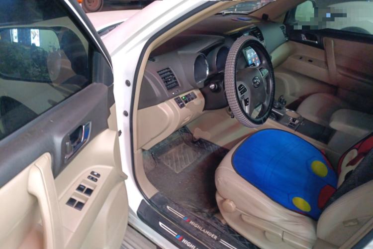 Used Toyota Highlander 2013 2.7L Two-Wheel Drive 5-Seater Purple Gold Edition Driver Seat