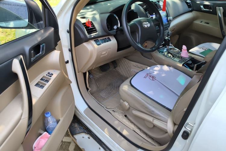 Used Toyota Highlander 2013 2.7L Two-Wheel Drive 5-Seater Purple Gold Edition Driver Seat