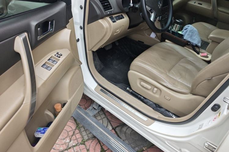Used Toyota Highlander 2013 2.7L 2WD 7-Seater Explorer Edition Driver Seat