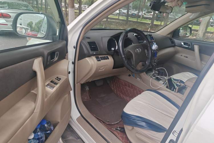 Used Toyota Highlander 2013 2.7L Two-Wheel Drive 5-Seater Purple Gold Edition Driver Seat
