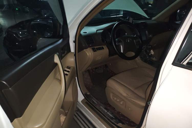 Used Toyota Highlander 2013 2.7L Two-Wheel Drive 7-Seater Zijin Edition Driver Seat