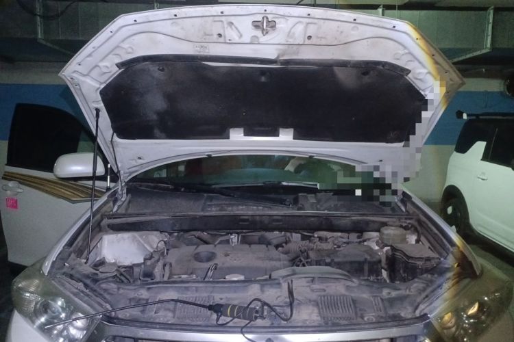 Used Toyota Highlander 2013 2.7L Two-Wheel Drive 5-Seater Purple Gold Edition Engine Bay