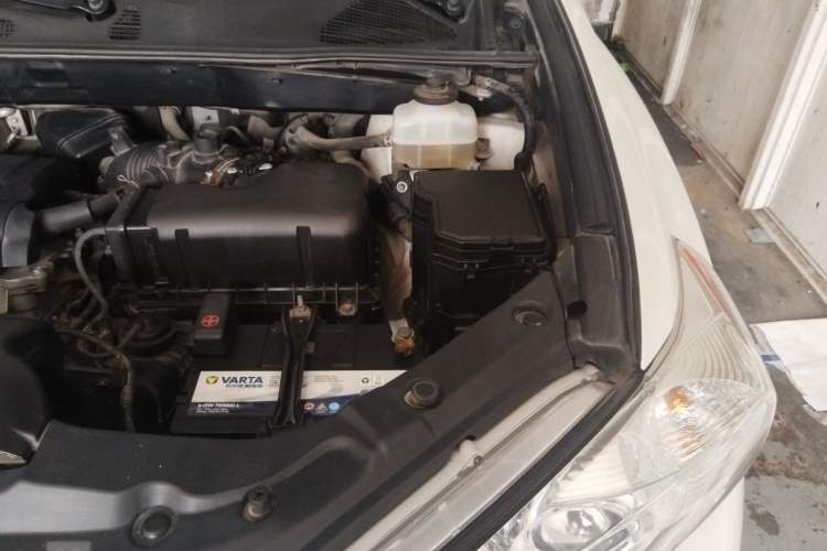 Used Toyota Highlander 2013 2.7L Two-Wheel Drive 5-Seater Purple Gold Edition Engine Bay Left