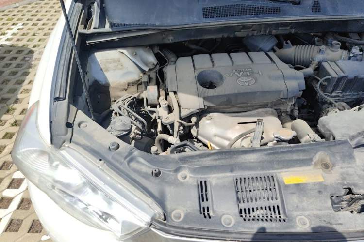 Used Toyota Highlander 2013 2.7L Two-Wheel Drive 5-Seater Purple Gold Edition Engine Bay Right