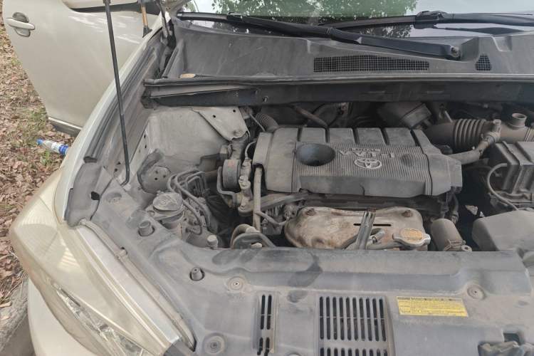 Used Toyota Highlander 2013 2.7L Two-Wheel Drive 5-Seater Purple Gold Edition Engine Bay Right