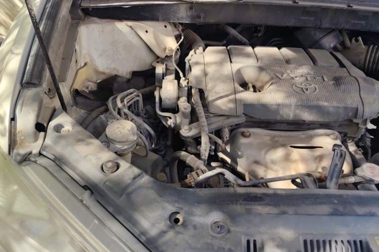 Used Toyota Highlander 2013 2.7L Two-Wheel Drive 5-Seater Purple Gold Edition Engine Bay Right