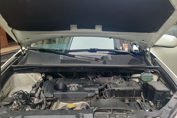 Used Toyota Highlander 2013 2.7L Two-Wheel Drive 5-Seater Purple Gold Edition Engine Bay