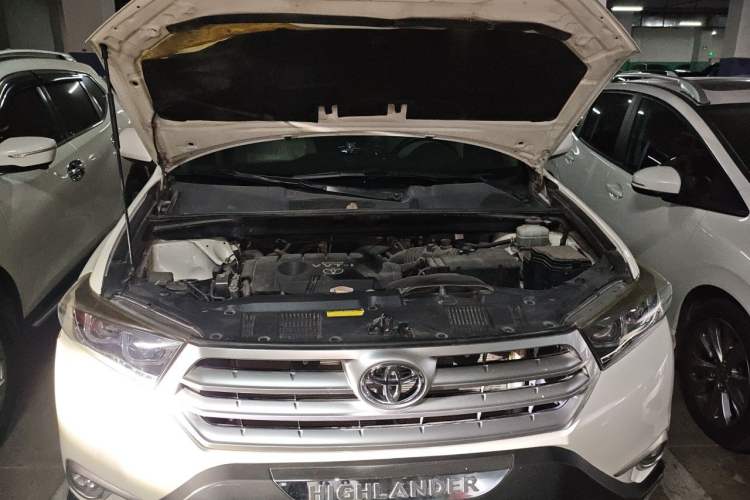 Used Toyota Highlander 2013 2.7L Two-Wheel Drive 7-Seater Zijin Edition Engine Bay