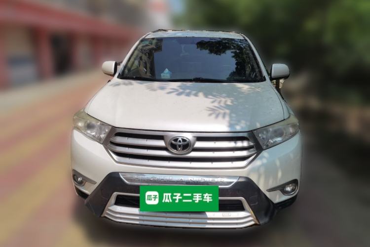Used Toyota Highlander 2013 2.7L Two-Wheel Drive 5-Seater Purple Gold Edition Front