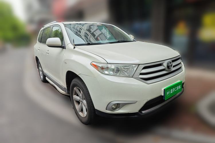 Used Toyota Highlander 2013 2.7L Two-Wheel Drive 5-Seater Purple Gold Edition Front Right 45 Deg
