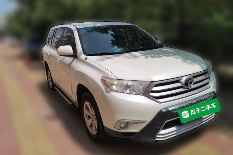 Used Toyota Highlander 2013 2.7L Two-Wheel Drive 5-Seater Purple Gold Edition Front Right 45 Deg