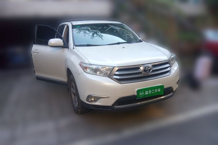 Used Toyota Highlander 2013 2.7L Two-Wheel Drive 5-Seater Purple Gold Edition Front Right 45 Deg