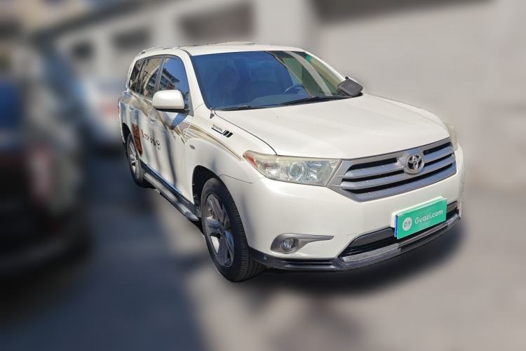 Used Toyota Highlander 2013 2.7L Two-Wheel Drive 5-Seater Purple Gold Edition Front Right 45 Deg
