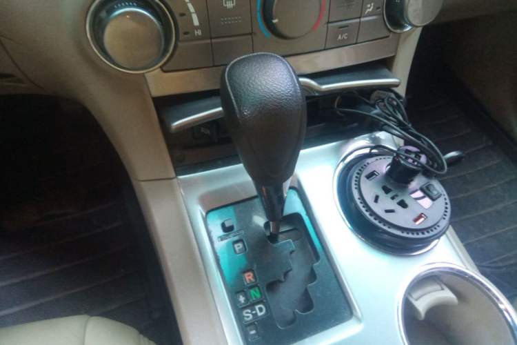 Used Toyota Highlander 2013 2.7L Two-Wheel Drive 5-Seater Purple Gold Edition Gear Lever