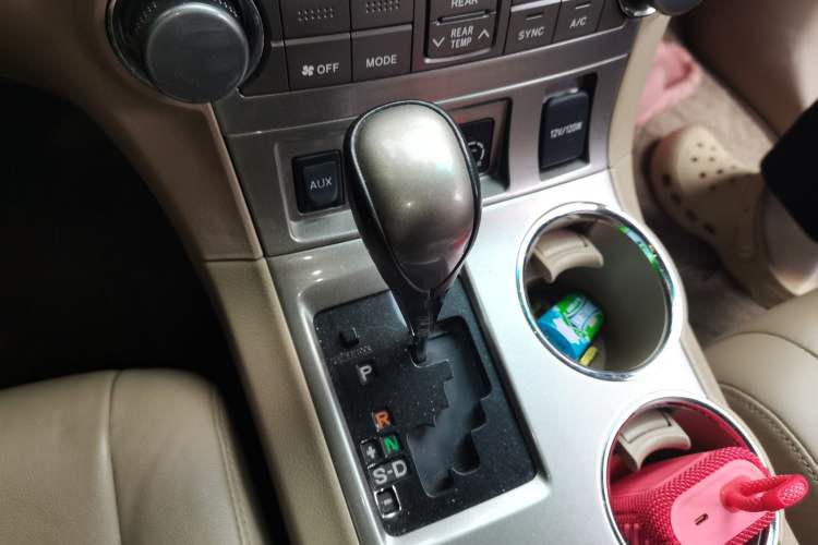Used Toyota Highlander 2013 2.7L 2WD 7-Seater Explorer Edition Gear Lever