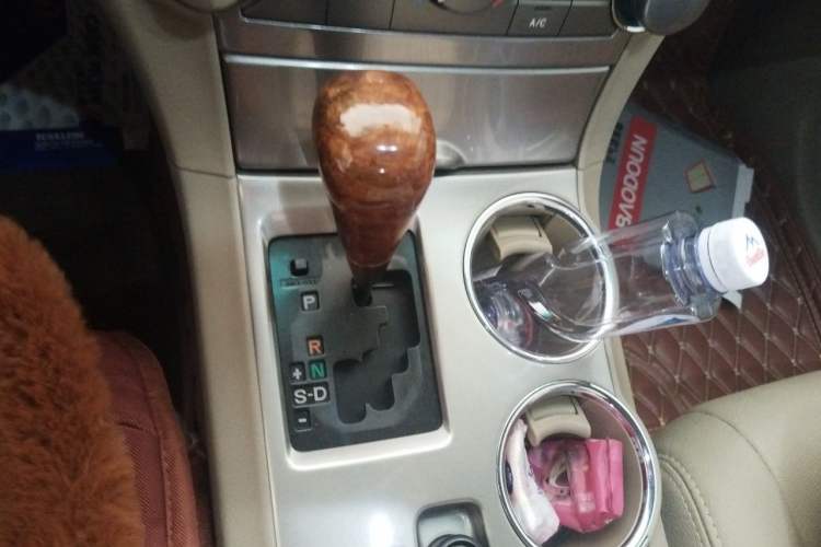 Used Toyota Highlander 2013 2.7L Two-Wheel Drive 5-Seater Purple Gold Edition Gear Lever