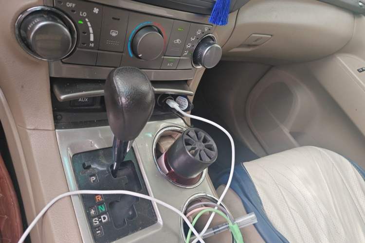 Used Toyota Highlander 2013 2.7L Two-Wheel Drive 5-Seater Purple Gold Edition Gear Lever