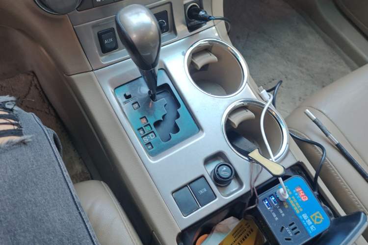Used Toyota Highlander 2013 2.7L Two-Wheel Drive 7-Seater Zijin Edition Gear Lever