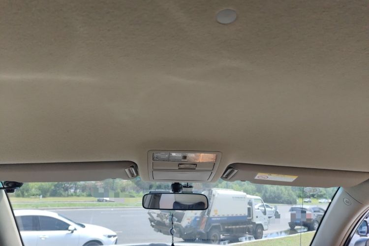 Used Toyota Highlander 2013 2.7L Two-Wheel Drive 5-Seater Purple Gold Edition Headliner