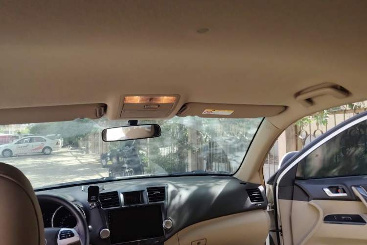 Used Toyota Highlander 2013 2.7L Two-Wheel Drive 5-Seater Purple Gold Edition Headliner