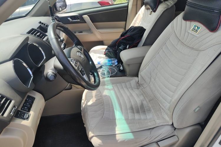 Used Toyota Highlander 2013 2.7L Two-Wheel Drive 5-Seater Purple Gold Edition Left Front Seat