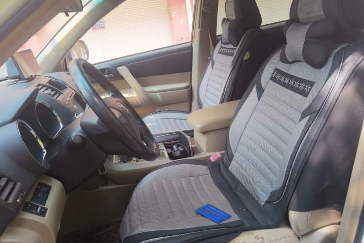 Used Toyota Highlander 2013 2.7L Two-Wheel Drive 5-Seater Purple Gold Edition Left Front Seat
