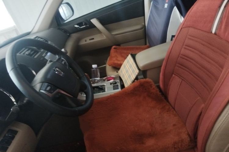 Used Toyota Highlander 2013 2.7L Two-Wheel Drive 5-Seater Purple Gold Edition Left Front Seat
