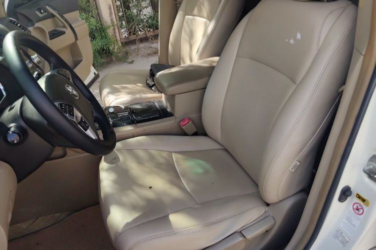Used Toyota Highlander 2013 2.7L Two-Wheel Drive 5-Seater Purple Gold Edition Left Front Seat