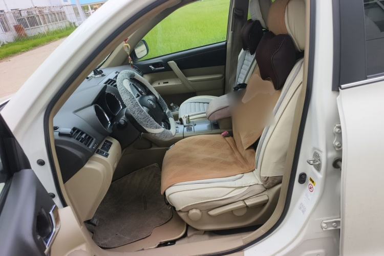 Used Toyota Highlander 2013 2.7L Two-Wheel Drive 5-Seater Purple Gold Edition Left Front Seat