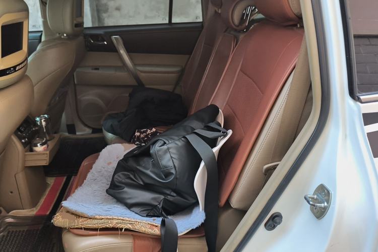 Used Toyota Highlander 2013 2.7L Two-Wheel Drive 7-Seater Zijin Edition Left Rear Seat
