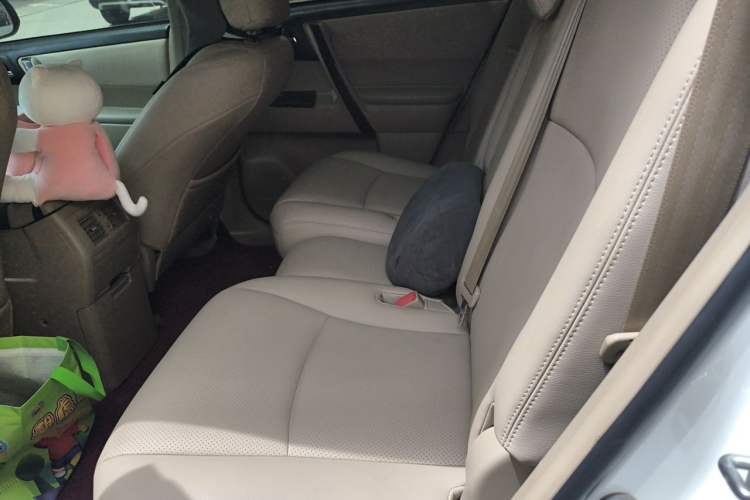 Used Toyota Highlander 2013 2.7L Two-Wheel Drive 5-Seater Purple Gold Edition Left Rear Seat