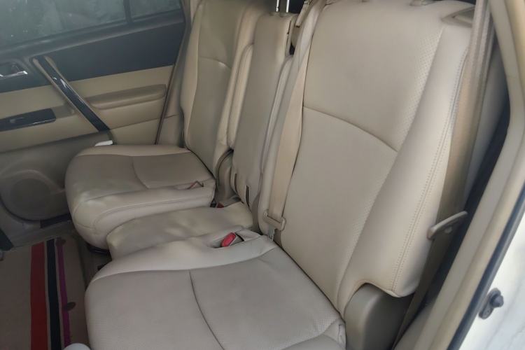 Used Toyota Highlander 2013 2.7L Two-Wheel Drive 5-Seater Purple Gold Edition Left Rear Seat