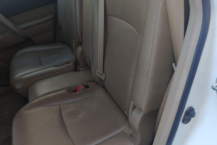 Used Toyota Highlander 2013 2.7L Two-Wheel Drive 7-Seater Zijin Edition Left Rear Seat