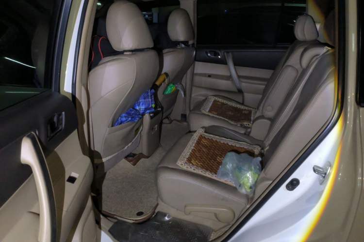 Used Toyota Highlander 2013 2.7L Two-Wheel Drive 7-Seater Zijin Edition Left Rear Seat