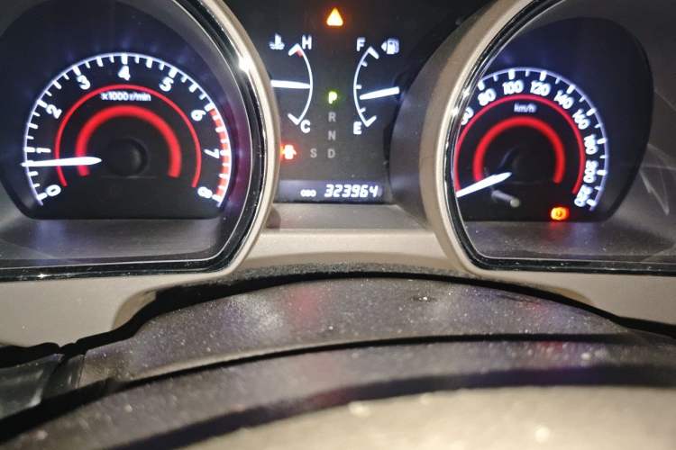 Used Toyota Highlander 2013 2.7L Two-Wheel Drive 7-Seater Zijin Edition Odometer Close Up