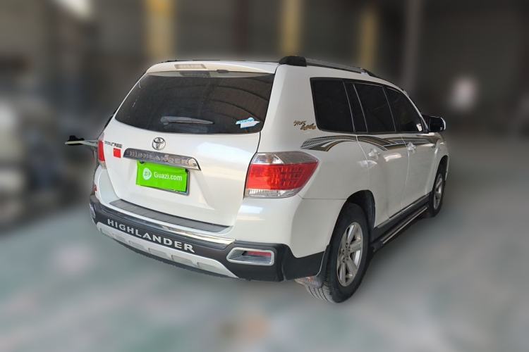 Used Toyota Highlander 2013 2.7L Two-Wheel Drive 5-Seater Purple Gold Edition Rear Right 45 Deg