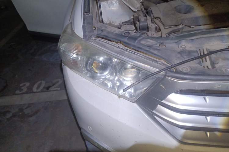Used Toyota Highlander 2013 2.7L Two-Wheel Drive 5-Seater Purple Gold Edition Right Front Headlight