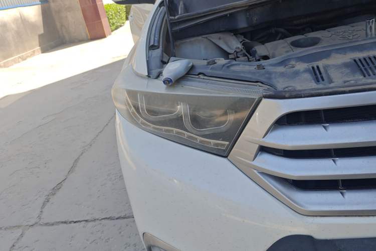 Used Toyota Highlander 2013 2.7L Two-Wheel Drive 7-Seater Zijin Edition Right Front Headlight