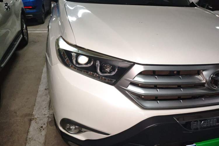 Used Toyota Highlander 2013 2.7L Two-Wheel Drive 7-Seater Zijin Edition Right Front Headlight