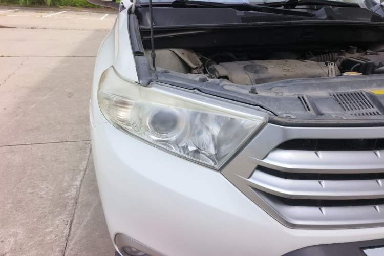 Used Toyota Highlander 2013 2.7L Two-Wheel Drive 5-Seater Purple Gold Edition Right Front Headlight