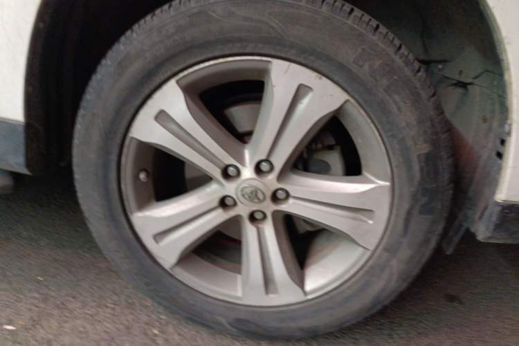 Used Toyota Highlander 2013 2.7L Two-Wheel Drive 5-Seater Purple Gold Edition Right Front Wheel Hub