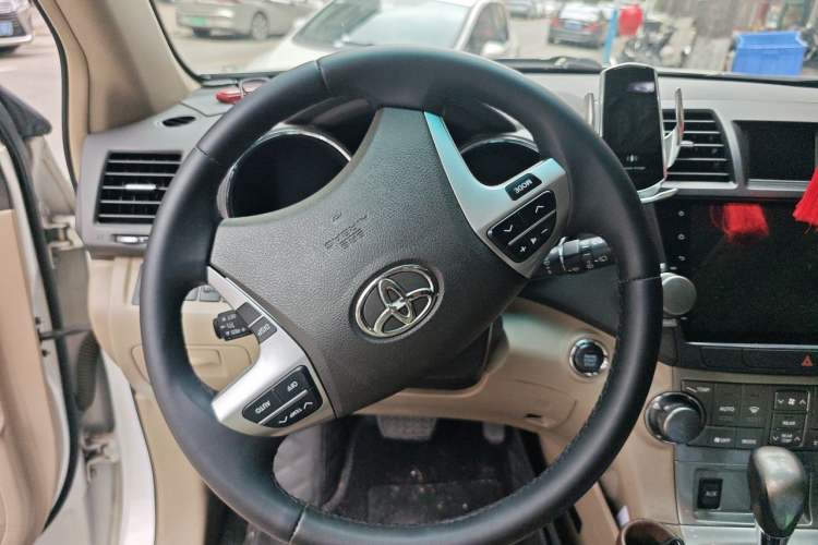 Used Toyota Highlander 2013 2.7L 2WD 7-Seater Explorer Edition Steering Wheel
