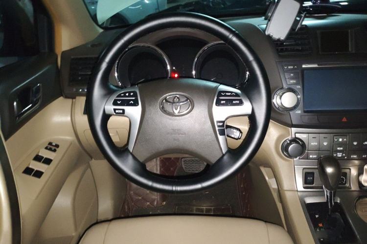Used Toyota Highlander 2013 2.7L Two-Wheel Drive 7-Seater Zijin Edition Steering Wheel